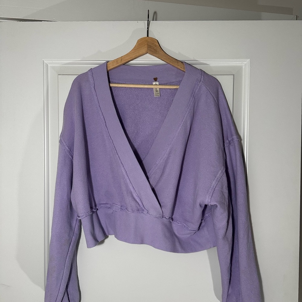 La Hearts Purple Cropped Sweatshirt